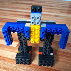 Robot multifuncional