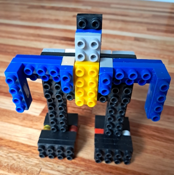 Robot multifuncional